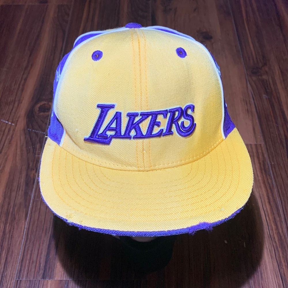 vintage lakers reebok hat